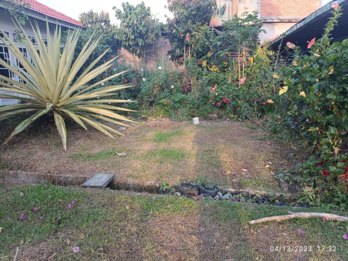Gabelo Guest House Bukittinggi Exteriör bild
