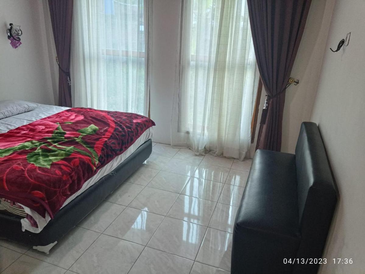 Gabelo Guest House Bukittinggi Exteriör bild